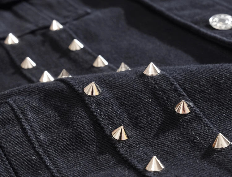 Veste en jean noir avec trou à rivets