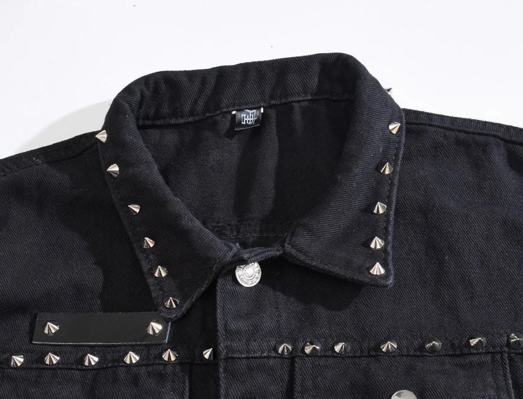 Veste en jean noir avec trou à rivets