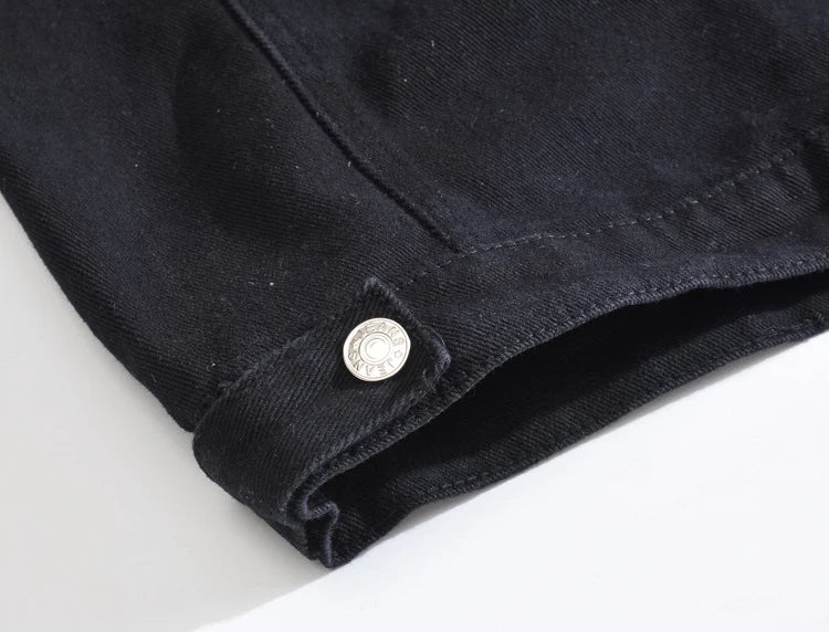 Veste en jean noir avec trou à rivets