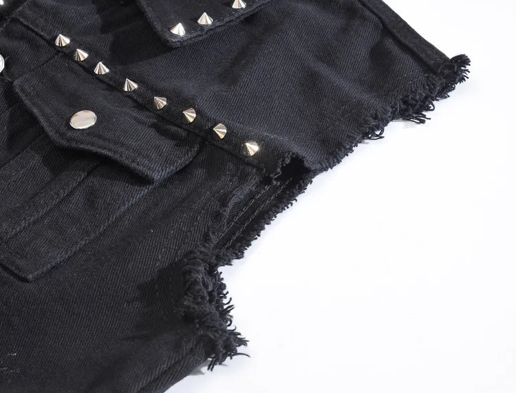 Veste en jean noir avec trou à rivets