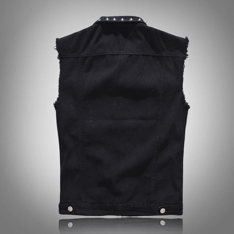Veste en jean noir avec trou à rivets