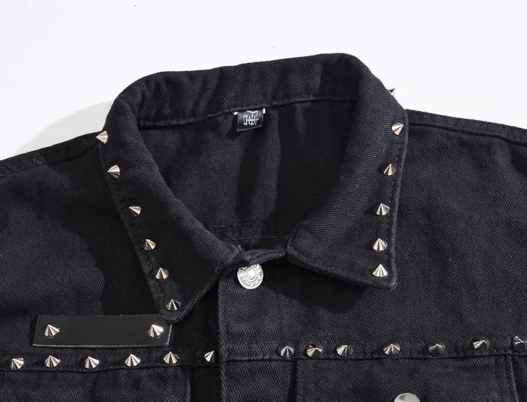 Veste en jean noir avec trou à rivets